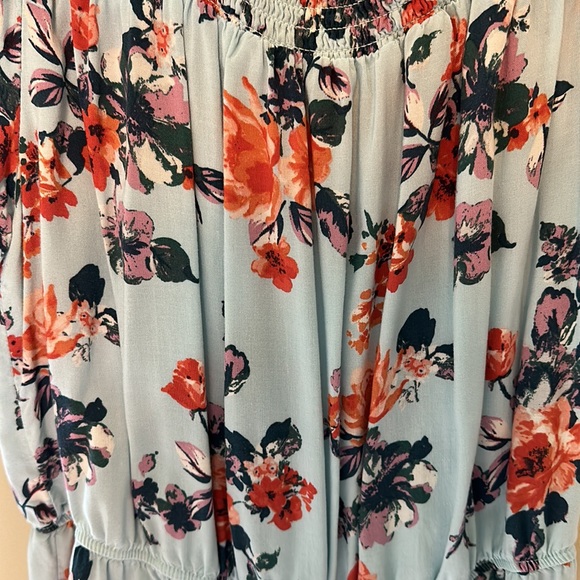 Floral romper (worn once) - Picture 2 of 3